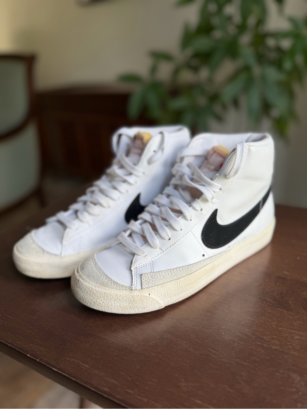 Nike Woman’s Blazer Mid 77 Sneakers
